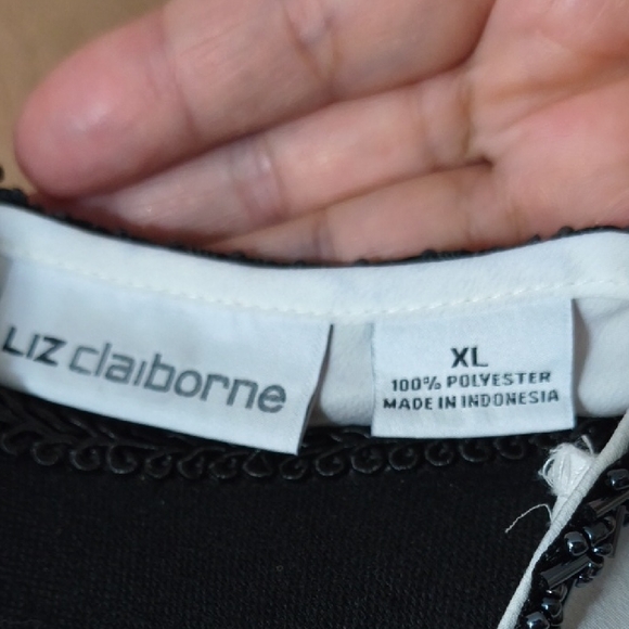 Liz Claiborne White Pleated Tank Top With Beaded Collar XL - Picture 2 of 7